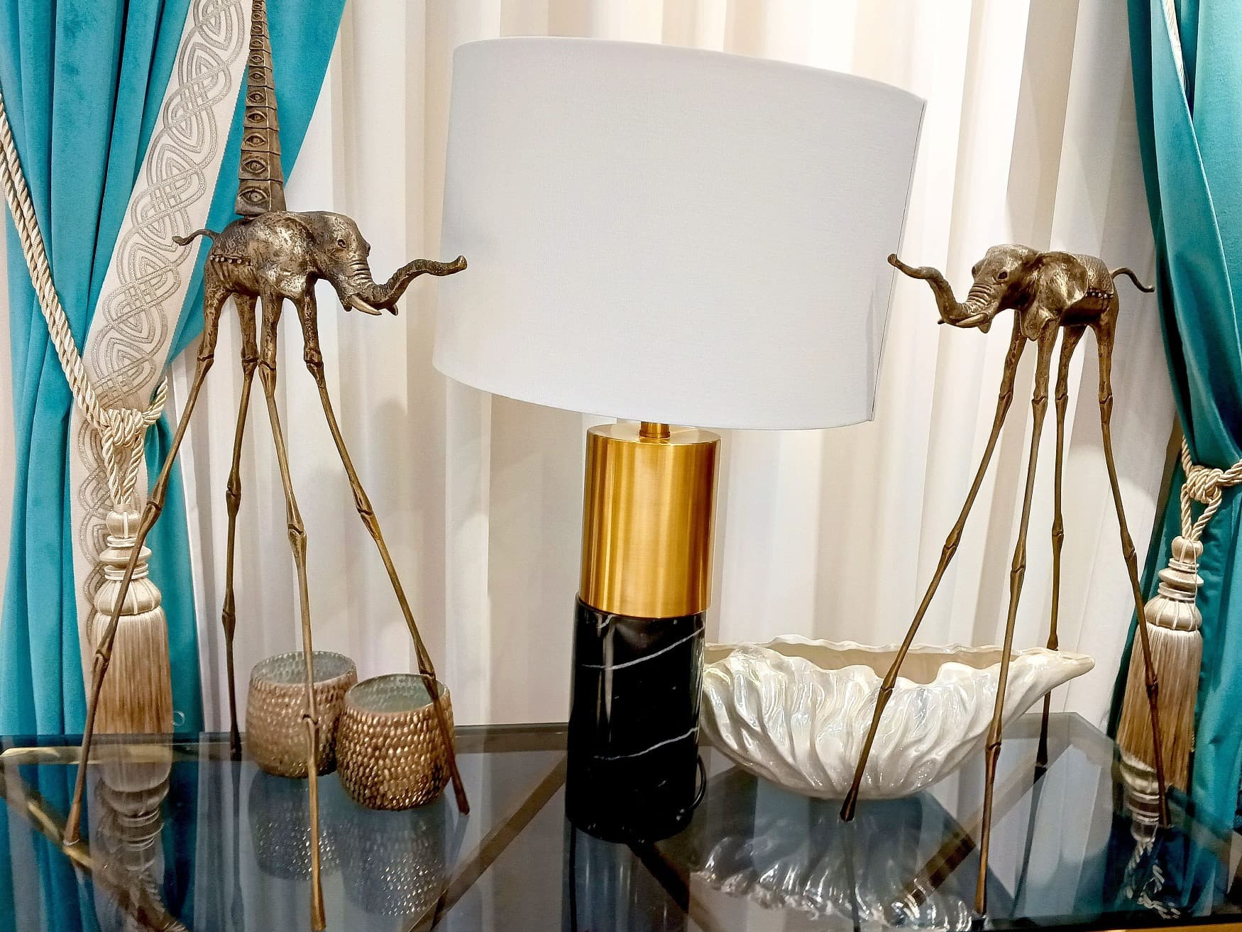 Авторская статуэтка слона Дали с золотым покрытием и пирамидой — декор ручной работы в стиле Сальвадора Дали