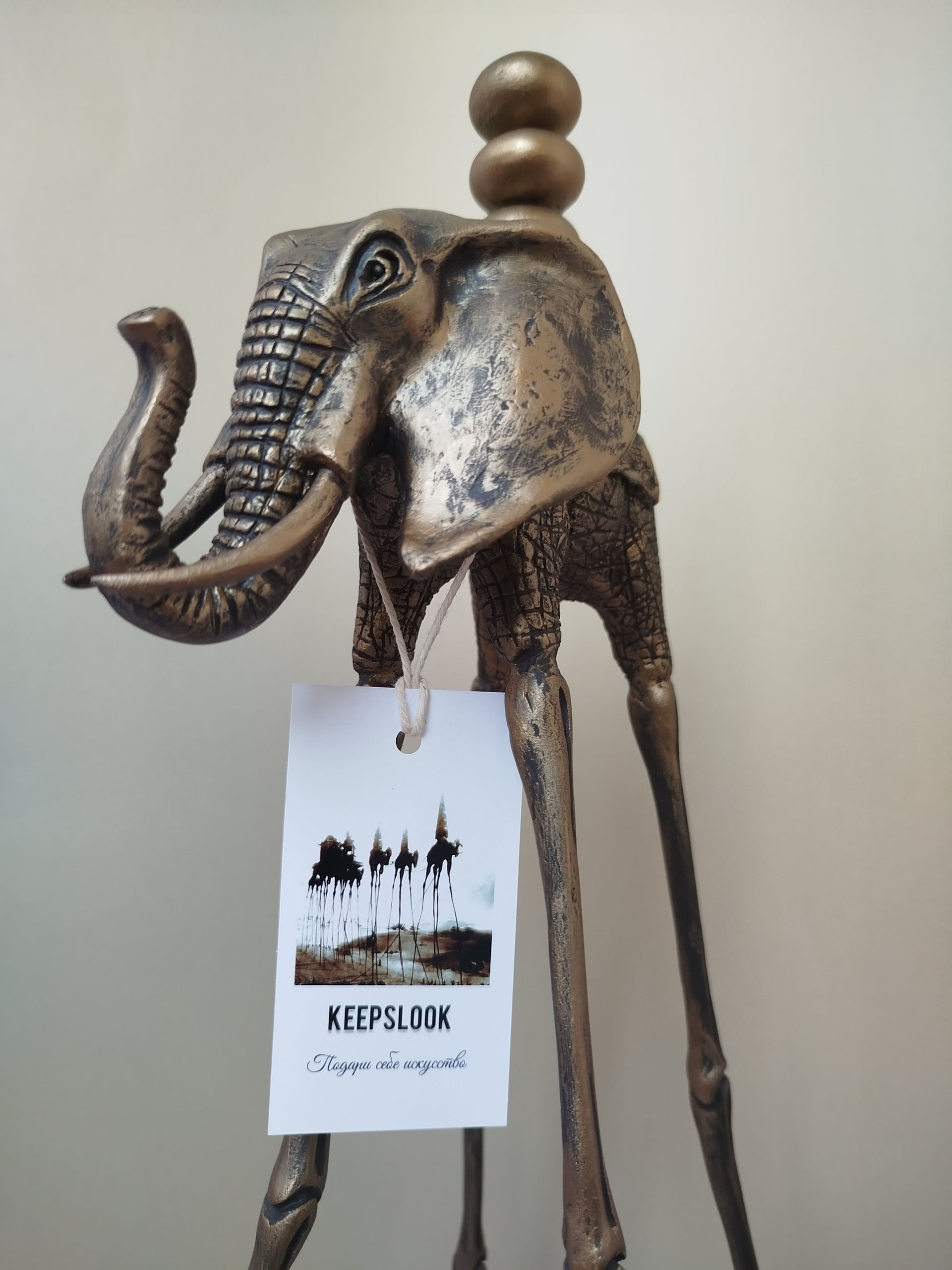 Бронзовая статуэтка слона Дали с декоративными камнями — массивный авторский декор