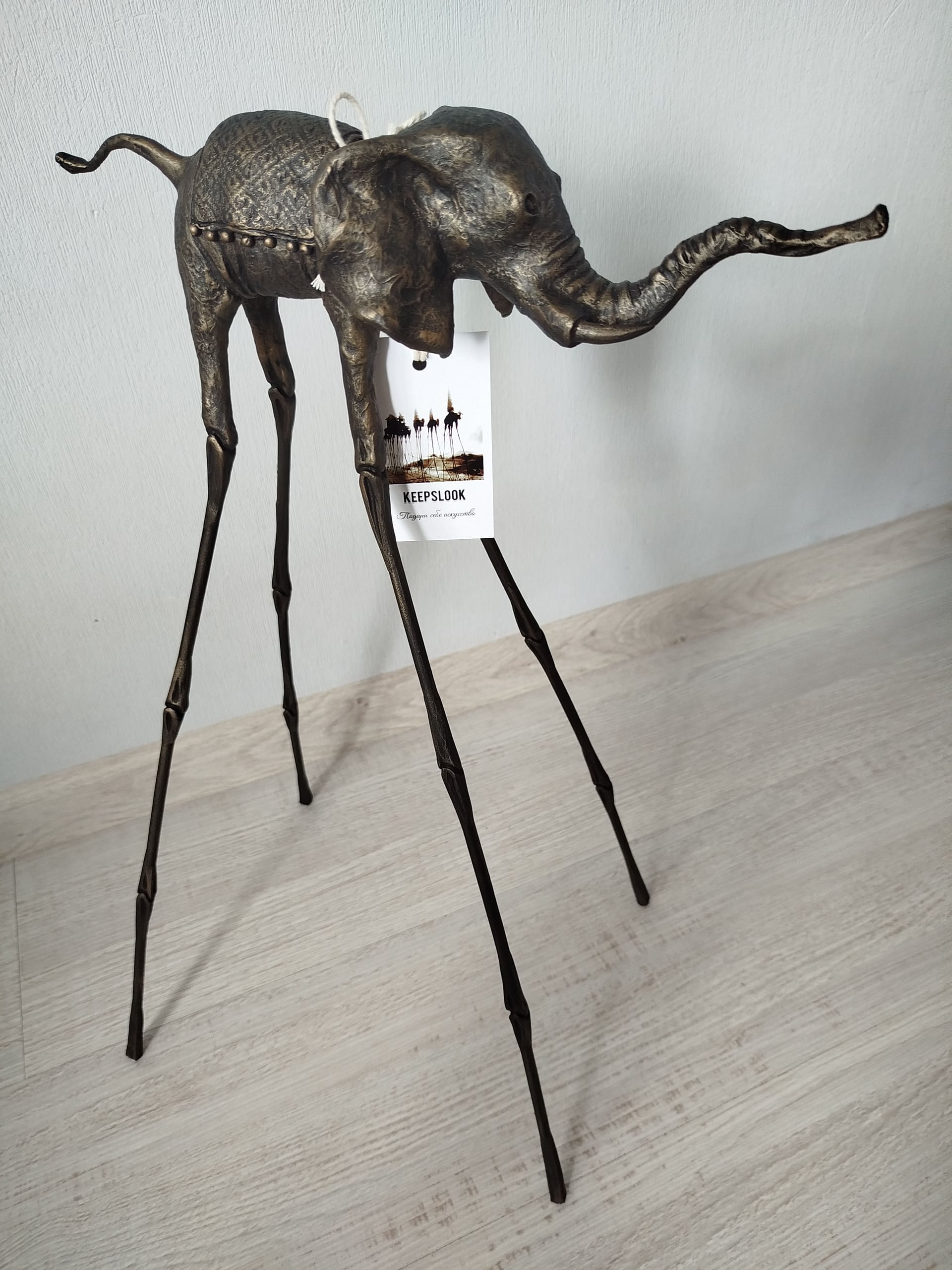 Бронзовая статуэтка слона Дали — классика авторской работы в стиле Сальвадора Дали