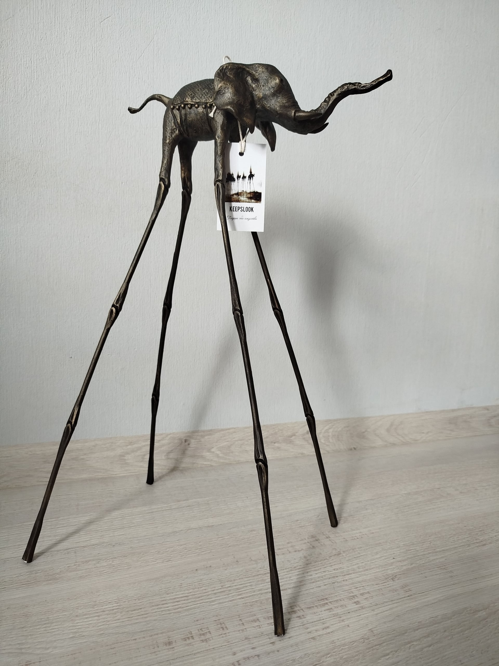 Бронзовая статуэтка слона Дали — классика авторской работы в стиле Сальвадора Дали