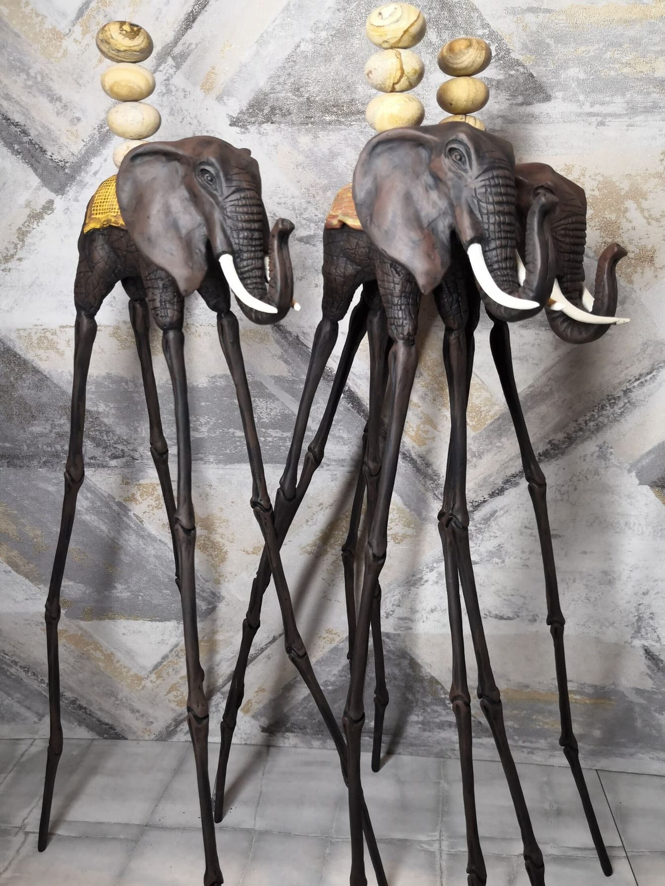 Авторские статуэтки слона Дали с вставками из натуральной яшмы — handmade декор в стиле Сальвадора Дали