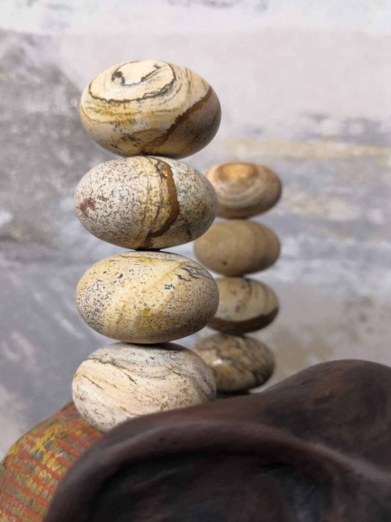 Авторские статуэтки слона Дали с вставками из натуральной яшмы — handmade декор в стиле Сальвадора Дали