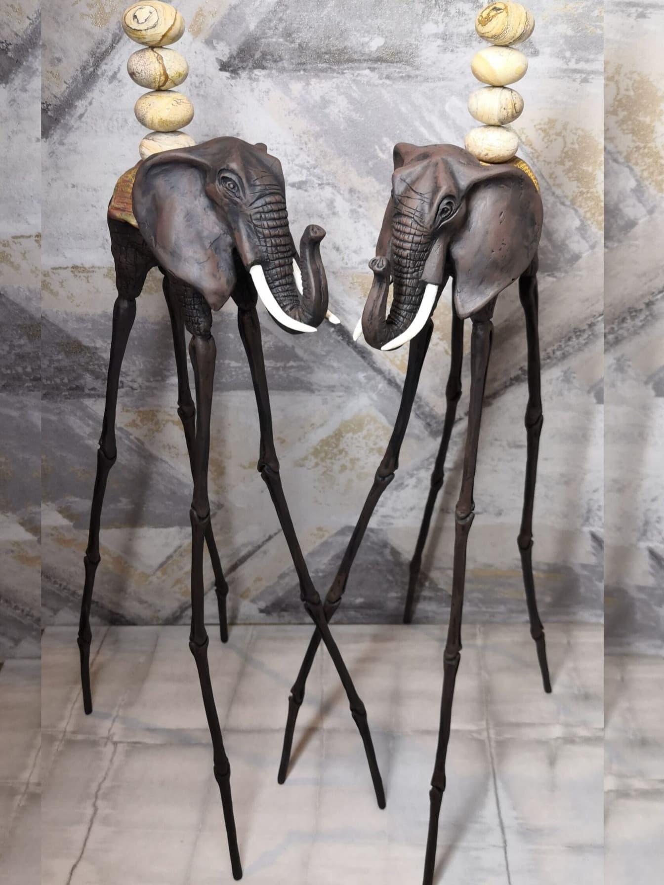 Авторские статуэтки слона Дали с вставками из натуральной яшмы — handmade декор в стиле Сальвадора Дали