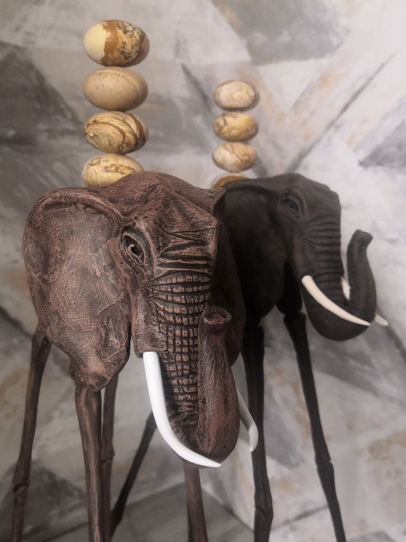 Авторские статуэтки слона Дали с вставками из натуральной яшмы — handmade декор в стиле Сальвадора Дали