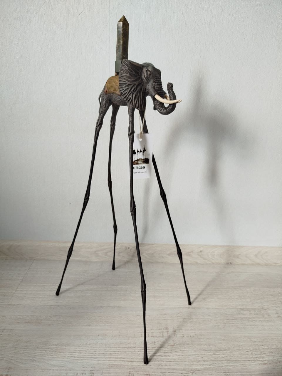 Авторская статуэтка слона "Космический" с инкрустацией из лабрадора — коричневая готовая работа ручной работы