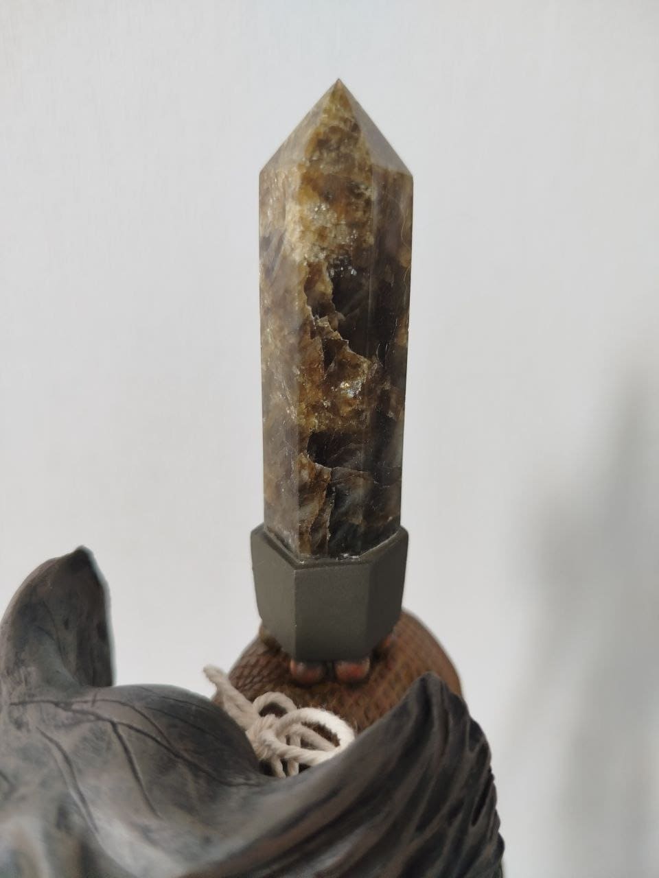 Авторская статуэтка слона "Космический" с инкрустацией из лабрадора — коричневая готовая работа ручной работы