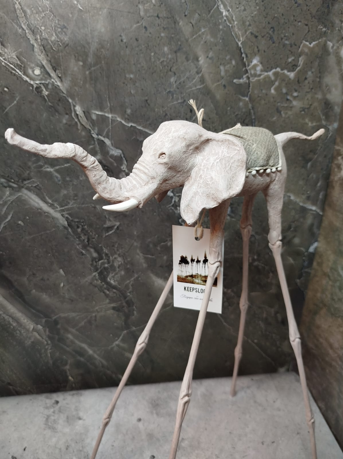 Авторская статуэтка слона "Веселый" в нежном оттенке розовая пудра — готовая работа ручной работы