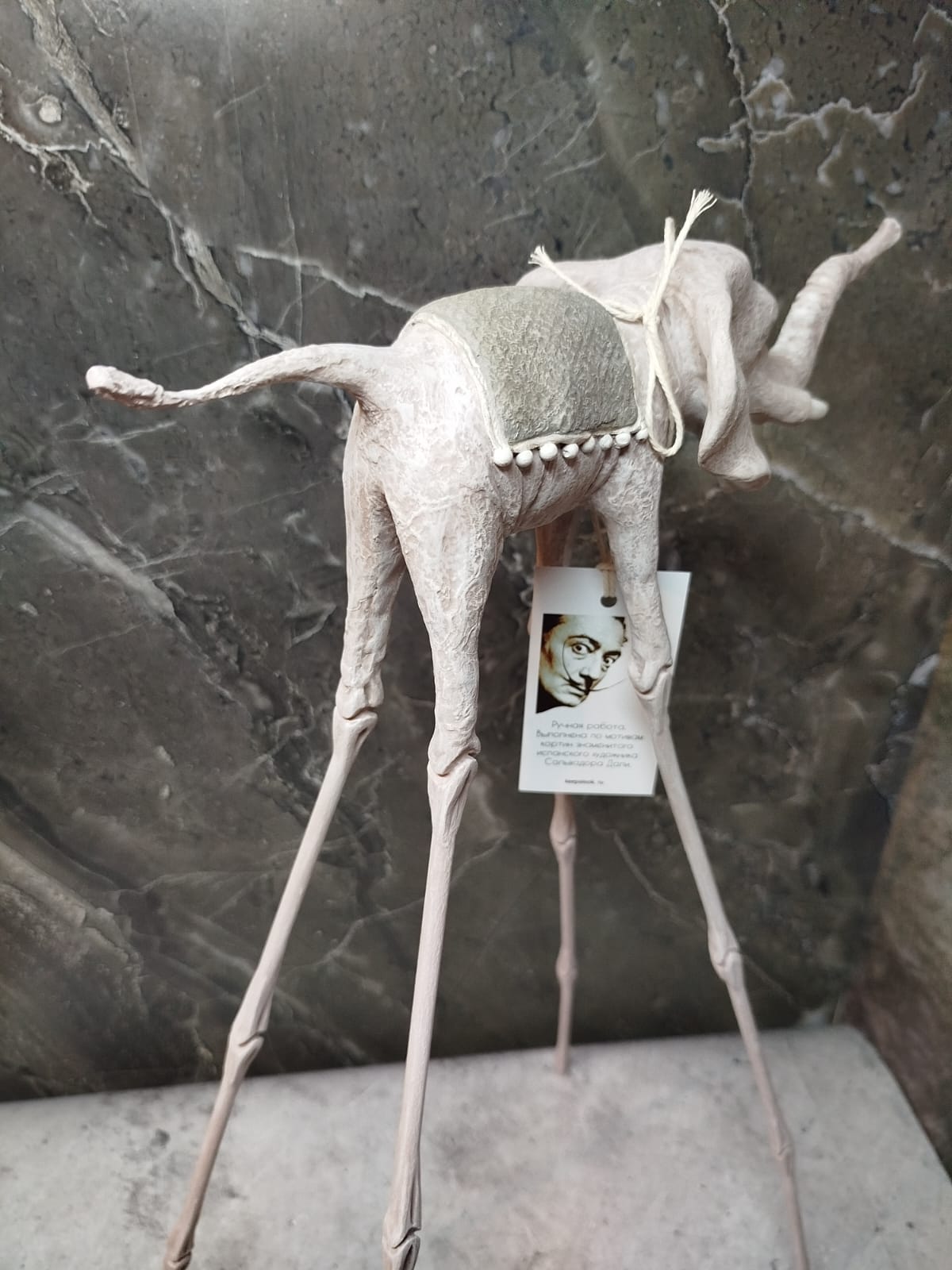 Авторская статуэтка слона "Веселый" в нежном оттенке розовая пудра — готовая работа ручной работы