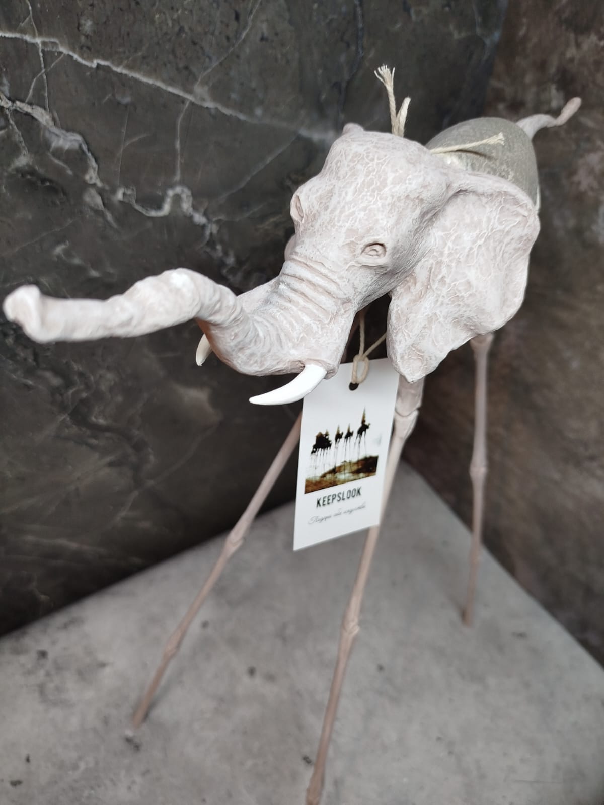 Авторская статуэтка слона "Веселый" в нежном оттенке розовая пудра — готовая работа ручной работы